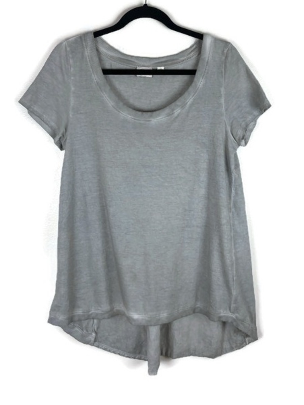 Postmark Anthropologie Scoop Neck Short Sleeve High Low Tee in Gray